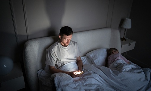 How to Stop Social Media Doomscrolling and Reclaim Sleep Quality